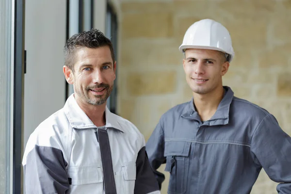Two Male Builders Looking Camera — Stock Photo, Image