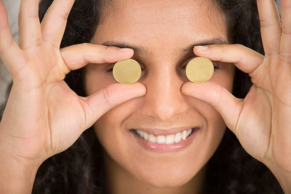 Mynt Ögonen Som Symbol För Kärlek Pengar — Stockfoto