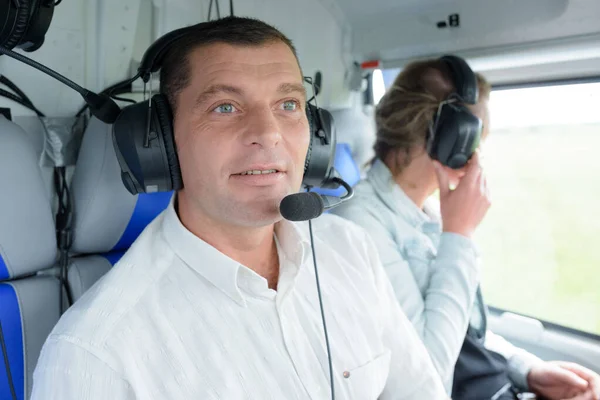Пассажиры Вертолета Борту — стоковое фото