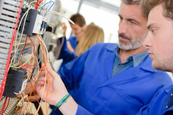 Students Teacher Cables Wires — Stock Photo, Image
