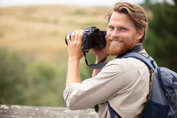 Happy Man Taking Photos Nature —  Fotos de Stock