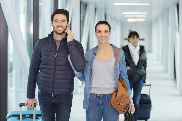 Married Couple Arriving Airport — Stock Photo, Image