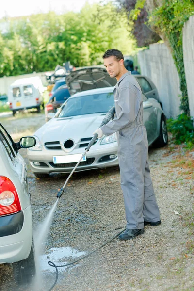 Man Pressure Washing Car — Stock Photo, Image
