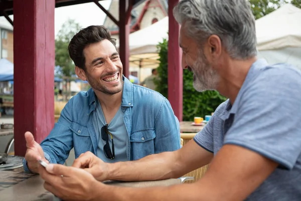 Happy Men Friends Talking Together — Stock Photo, Image