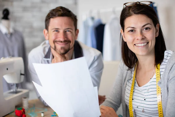 Young Male Tailor Teaching Female Student — Stock Photo, Image