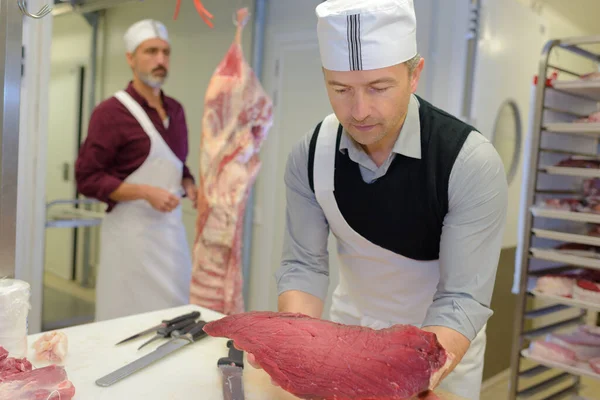 Carnicero Posesión Carne Carne — Foto de Stock