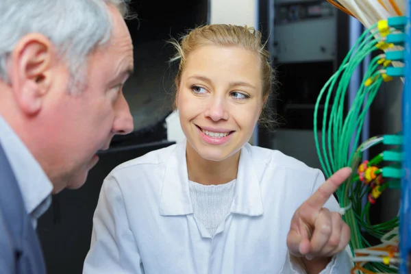 Young Female Electrical Engineering Student — Stock Photo, Image