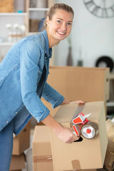 Young Startup Small Business Woman Owner Packing Cardboard — Stock Photo, Image