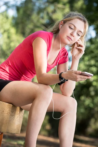 Portrait Athletic Woman Resting Jogging — Stock Photo, Image