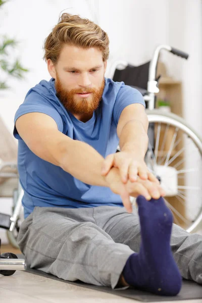 Disabled Man Recovering Injury Home — Stock Photo, Image