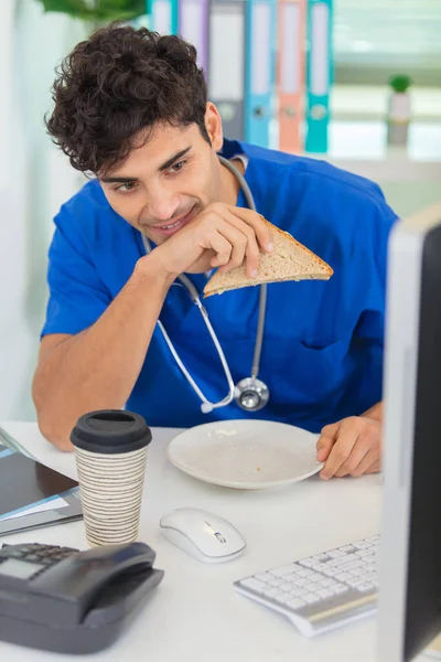 Doctor Having Lunch His Office Break — Stock Photo, Image
