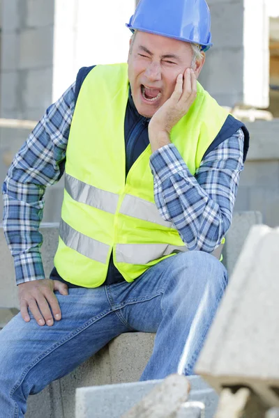 Constructor Hombre Tocando Cara Con Dolor Muelas Expresión — Foto de Stock