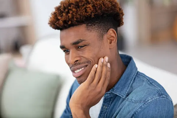 Image Young African Man Sitting Sofa — Stock Photo, Image