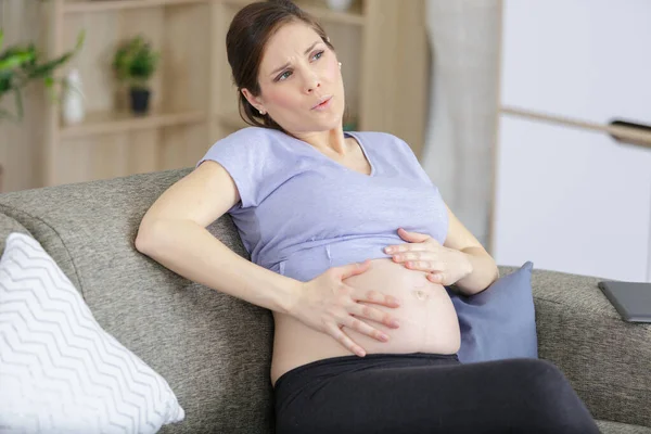 Mujer Embarazada Que Sufre Dolor Estómago Ache — Foto de Stock