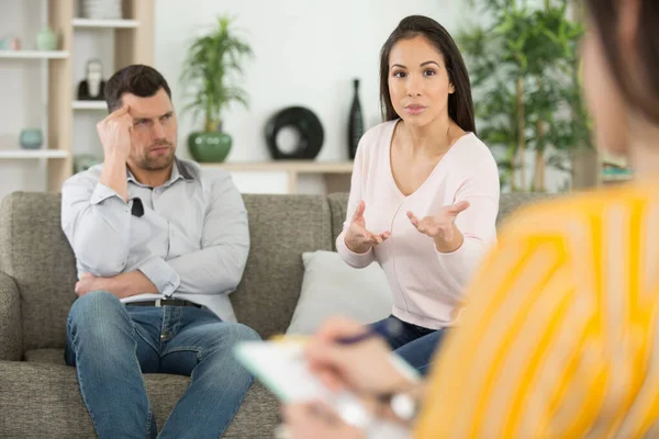 Couple Talking Problems Marriage Guidance Therapist — Stock Photo, Image