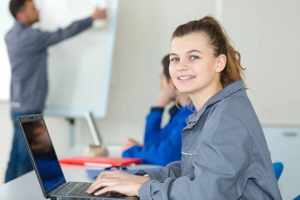 Young Skilled Apprentice Classroom — Stock Photo, Image