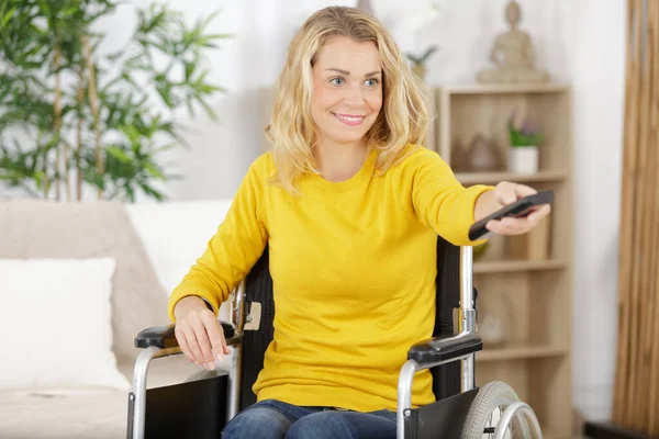 Woman Wheelchair Watching Cooking Programme — Stock Photo, Image