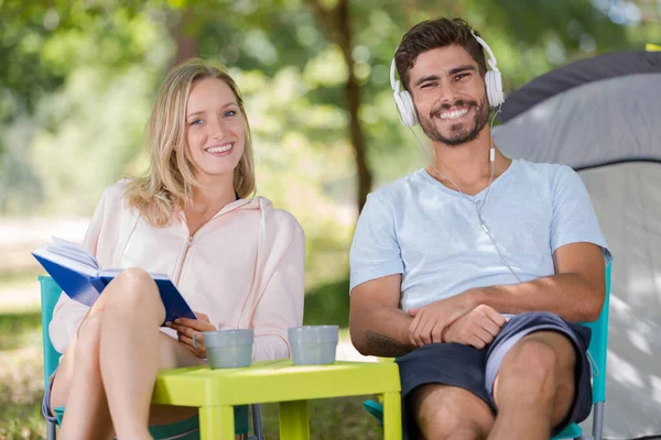 Happy Couple Camping Trip — Stock Photo, Image