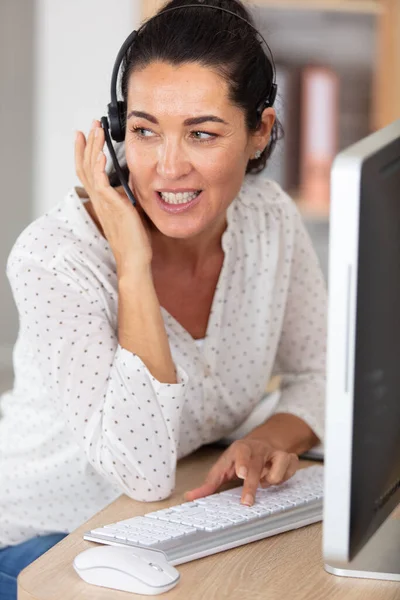 Mature Woman Working Call Center — Stock Photo, Image