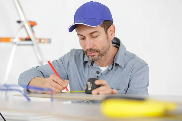 Professional Worker Looking Level Profile — Foto Stock