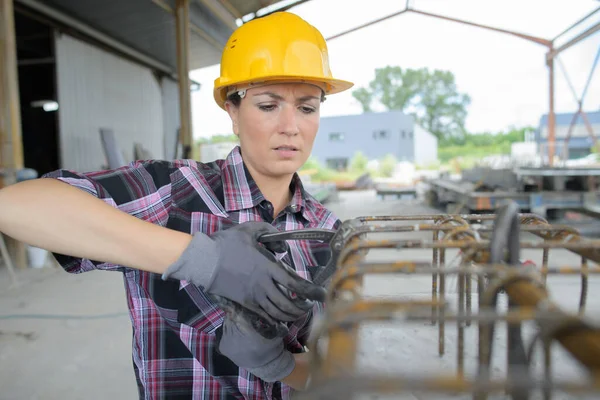 Žena Inženýr Pracující Stavbě — Stock fotografie