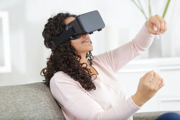 Žena Brýlemi Virtuální Reality — Stock fotografie