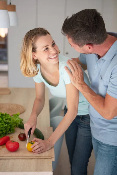 Happy Couple Cooking Home — Stock Photo, Image