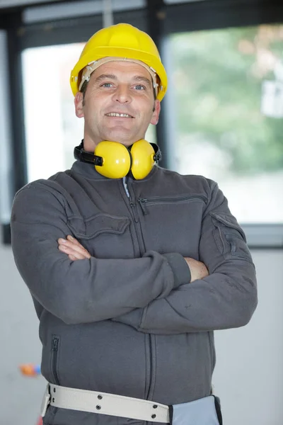 Workman Helmet Keeping Arms Crossed — Stock Photo, Image