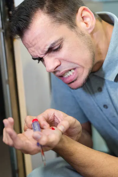 Man Cut His Hand Work — Stock Photo, Image