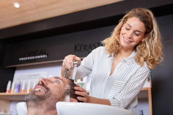 Man Getting His Hair Washed Hair Salon — Stock Photo, Image