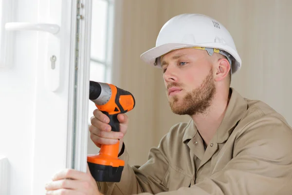 Male Carpenter Holding Electric Screwdriver — Stock Photo, Image