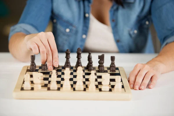 Woman Playing Chess Chess — Stock Photo, Image