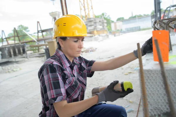 Labor Women Spraying Construction Site — Stock Photo, Image