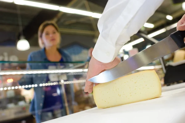 Cheese Being Sliced Customer — Stock Photo, Image