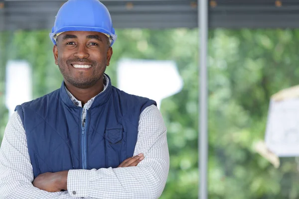 Portrait Smiling Workman Wearing Safety Helmet — Stock Photo, Image