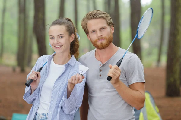 Casal Badminton Parque Verão — Fotografia de Stock