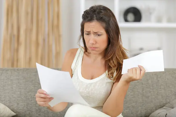 Sad Woman Reading Letter Home — Stock Photo, Image