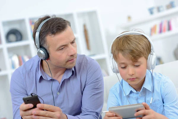Little Boy Using His Dads Phone — Stock Photo, Image