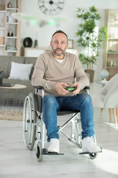 Man Met Een Handicap Die Computerspelletjes Speelt — Stockfoto