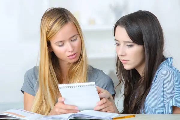 Two Females Student Learning Together Exam — Stock Photo, Image