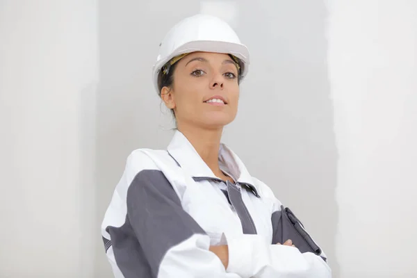 Retrato Uma Mulher Profissional Construtora — Fotografia de Stock