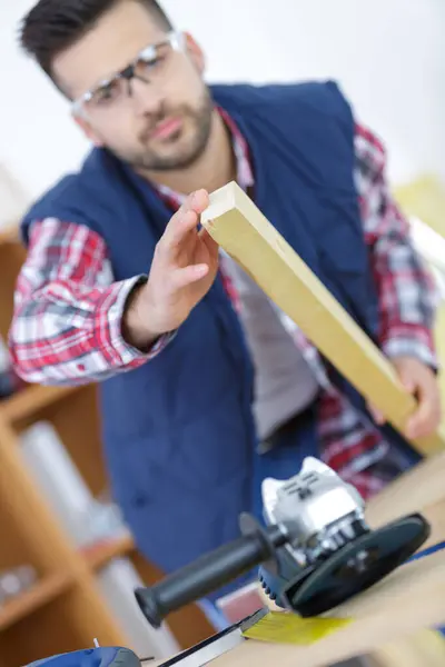 Man Wood Brashing Drill Machine — Stock Photo, Image