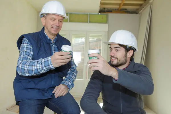 Two Men Builders Coffee Break — Stock Photo, Image