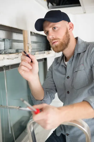 Man Builder Screwdriver Hand — Stock Photo, Image