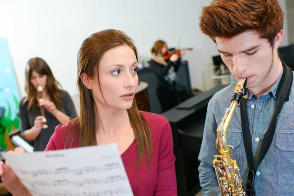 Apprendre Jouer Saxophone — Photo