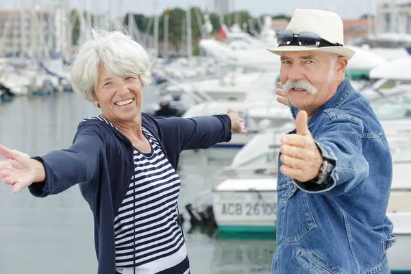 Seniorenpaar Hat Spaß Freien — Stockfoto