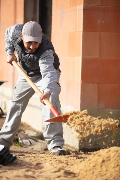 Worker Builder Shoveling Building Site — Stock Photo, Image
