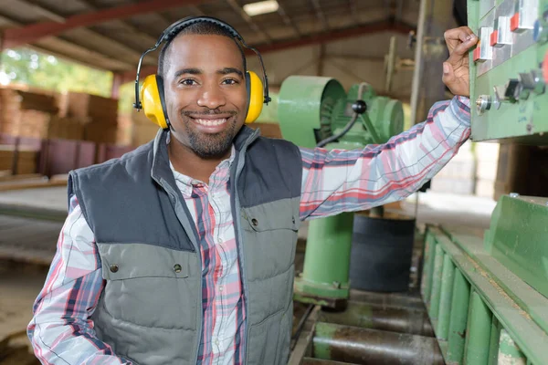 Portrait Man Operating Industrial Machinery — Stock Photo, Image