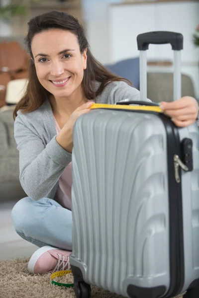 Close Woman Measuring Suitcase Holiday — Stock Photo, Image