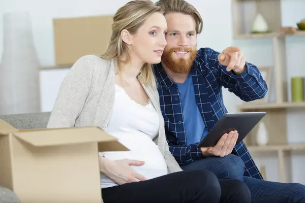 Happy Couple Moving Home Planning Reform Holding Tablet — Stock Photo, Image